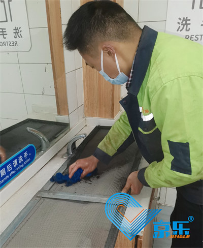 清洗空调